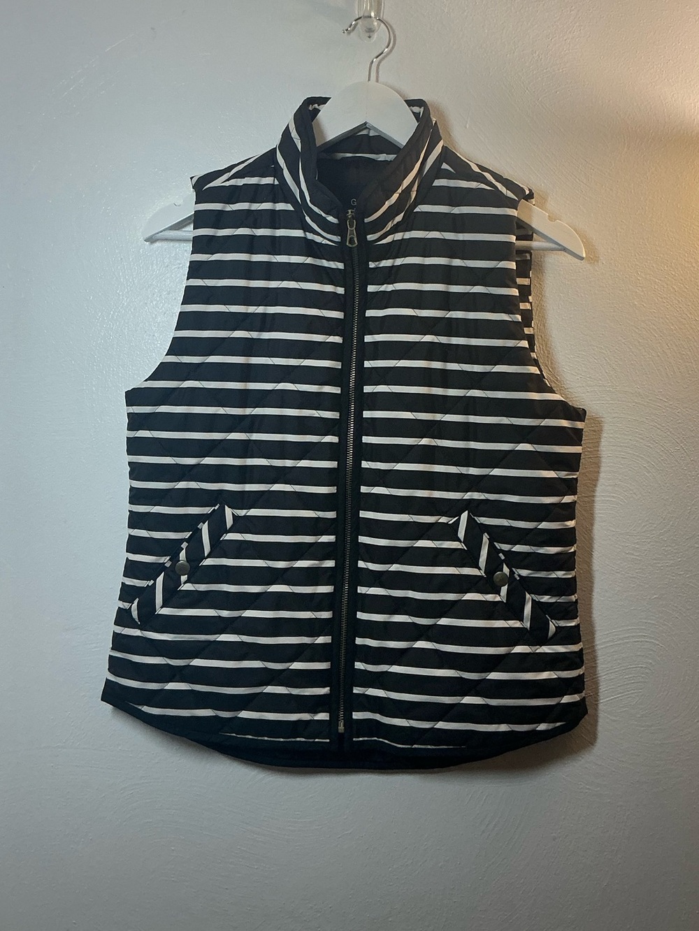 GAP Striped Quilted Puffer Vest Size Small